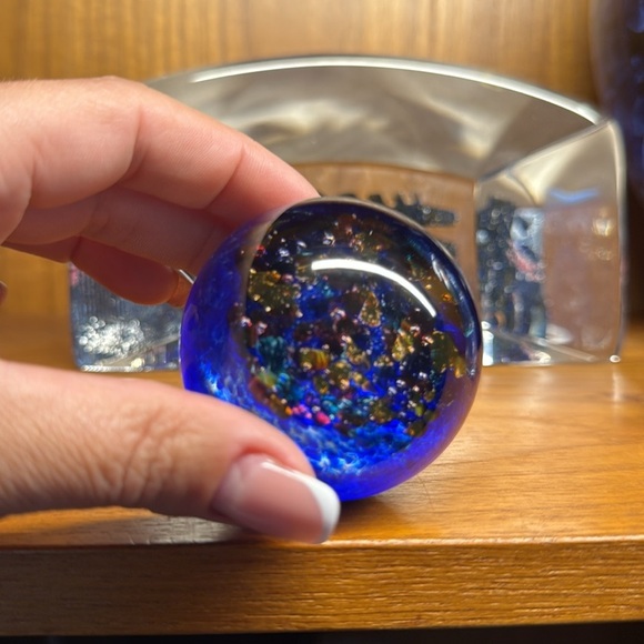 Robert held paperweight blue with multicoloured jewels, gorgeous - Picture 13 of 14